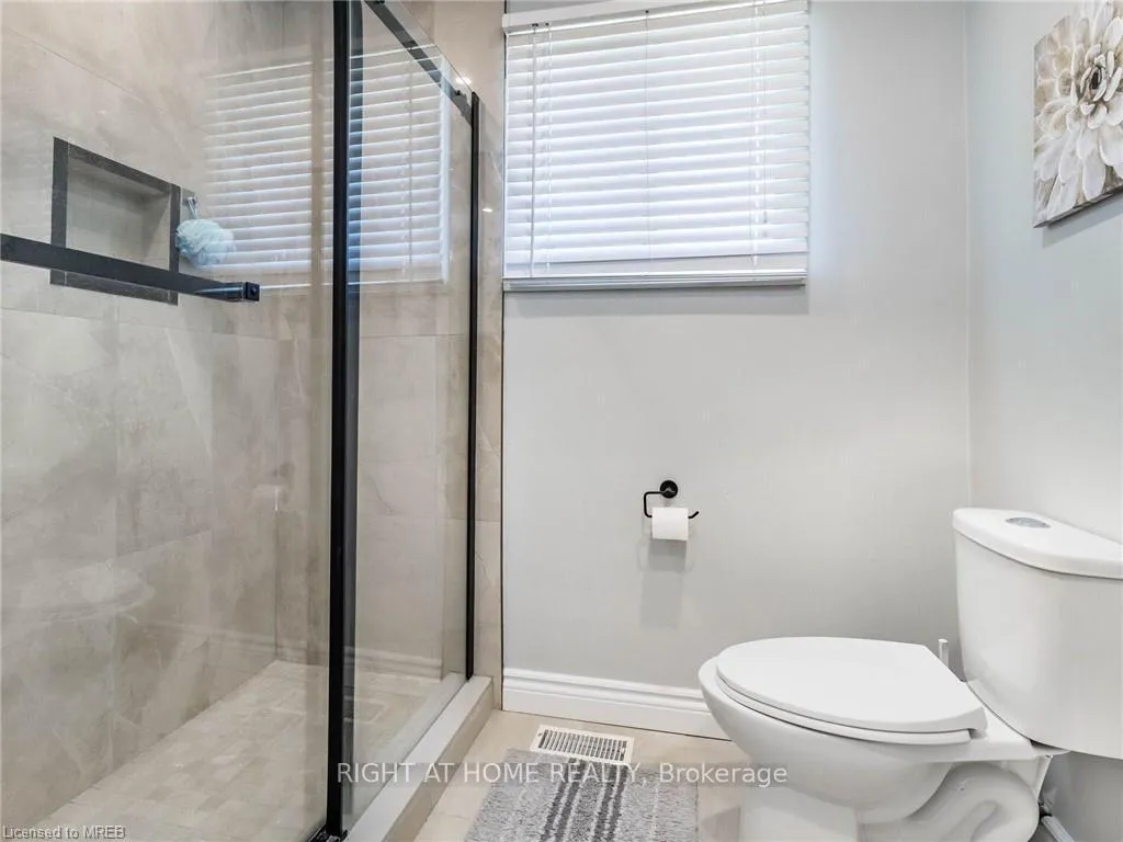 Photo 22 of 189 Northlake Drive, Waterloo — HOMEH