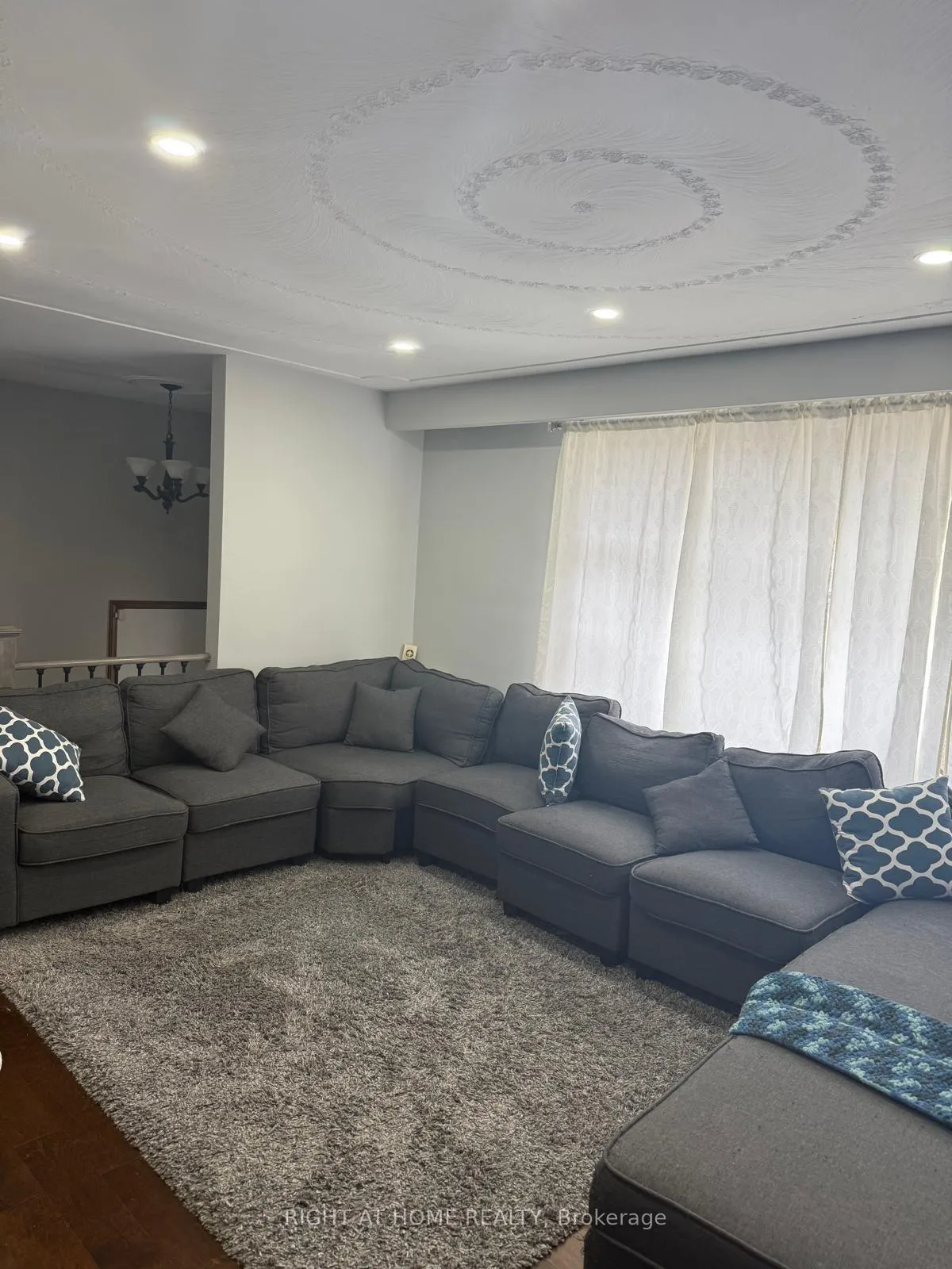 Photo 30 of 189 Northlake Drive, Waterloo — HOMEH