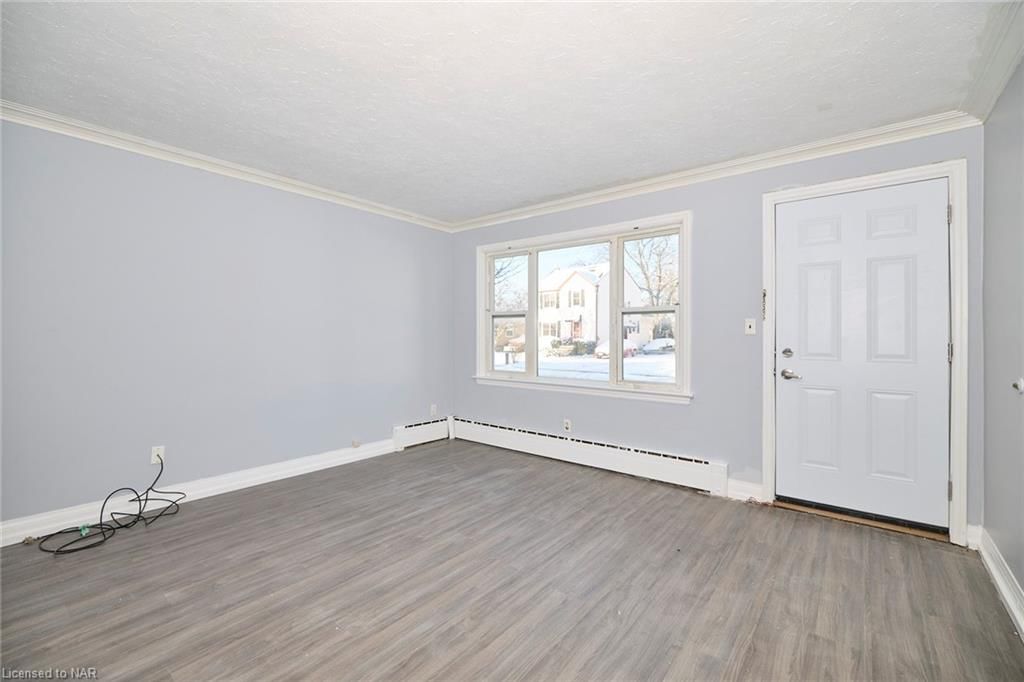 Photo 4 of 55 Pelham Road, St. Catharines, Western Hill — HOMEH