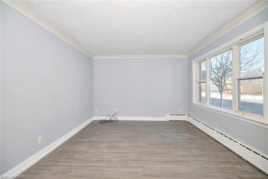 Photo 5 of 55 Pelham Road, St. Catharines, Western Hill — HOMEH