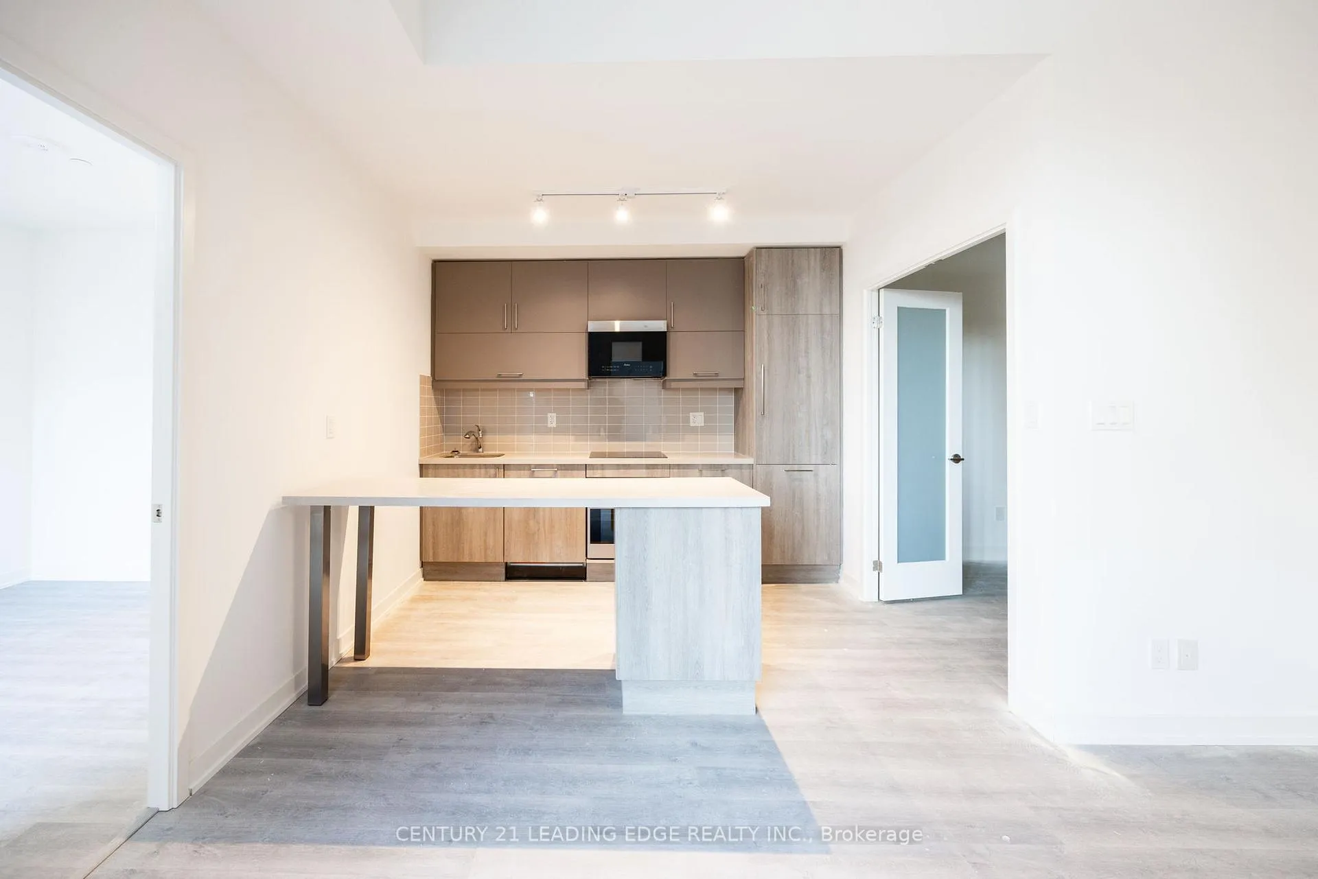 Photo 3 of Unit 922, 38 Simcoe Promenade, Markham, Unionville — HOMEH