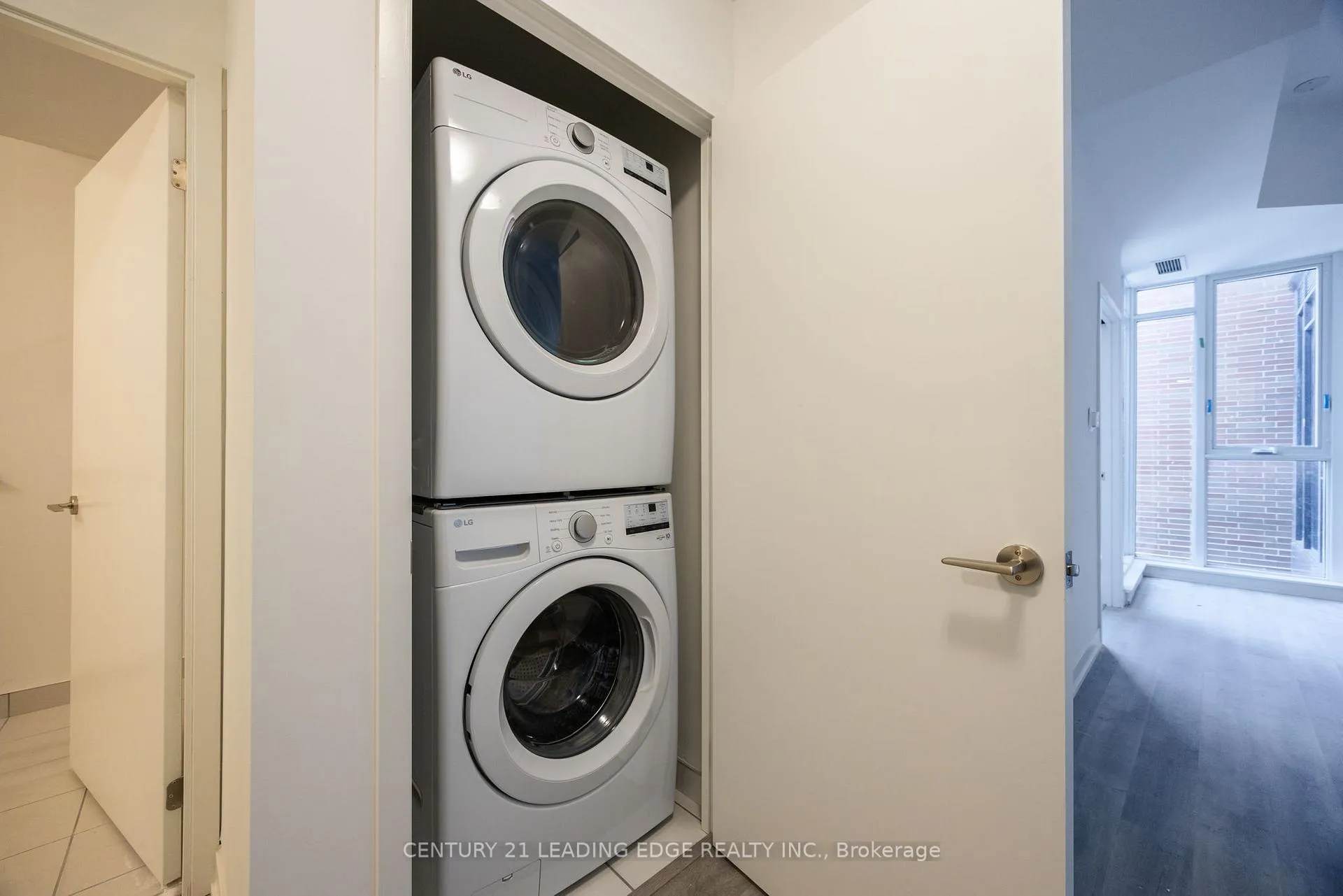 Photo 22 of Unit 922, 38 Simcoe Promenade, Markham, Unionville — HOMEH