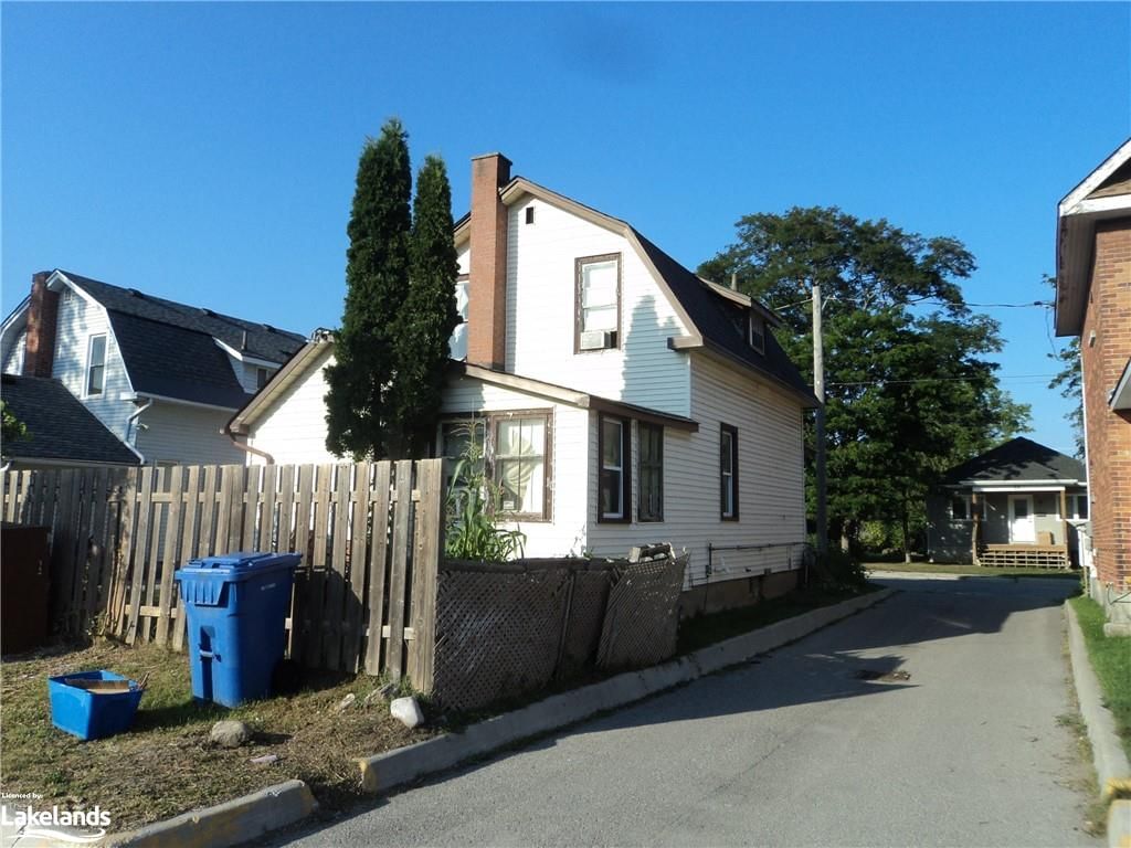 Photo 2 of 23 Albert Street S, Orillia, West Ward — HOMEH