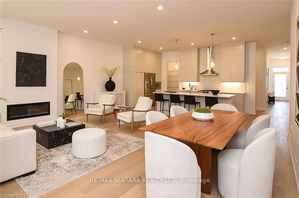 Photo 10 of Unit 14, 3318 WEINBRENNER Rd, Niagara Falls, Chippawa — HOMEH