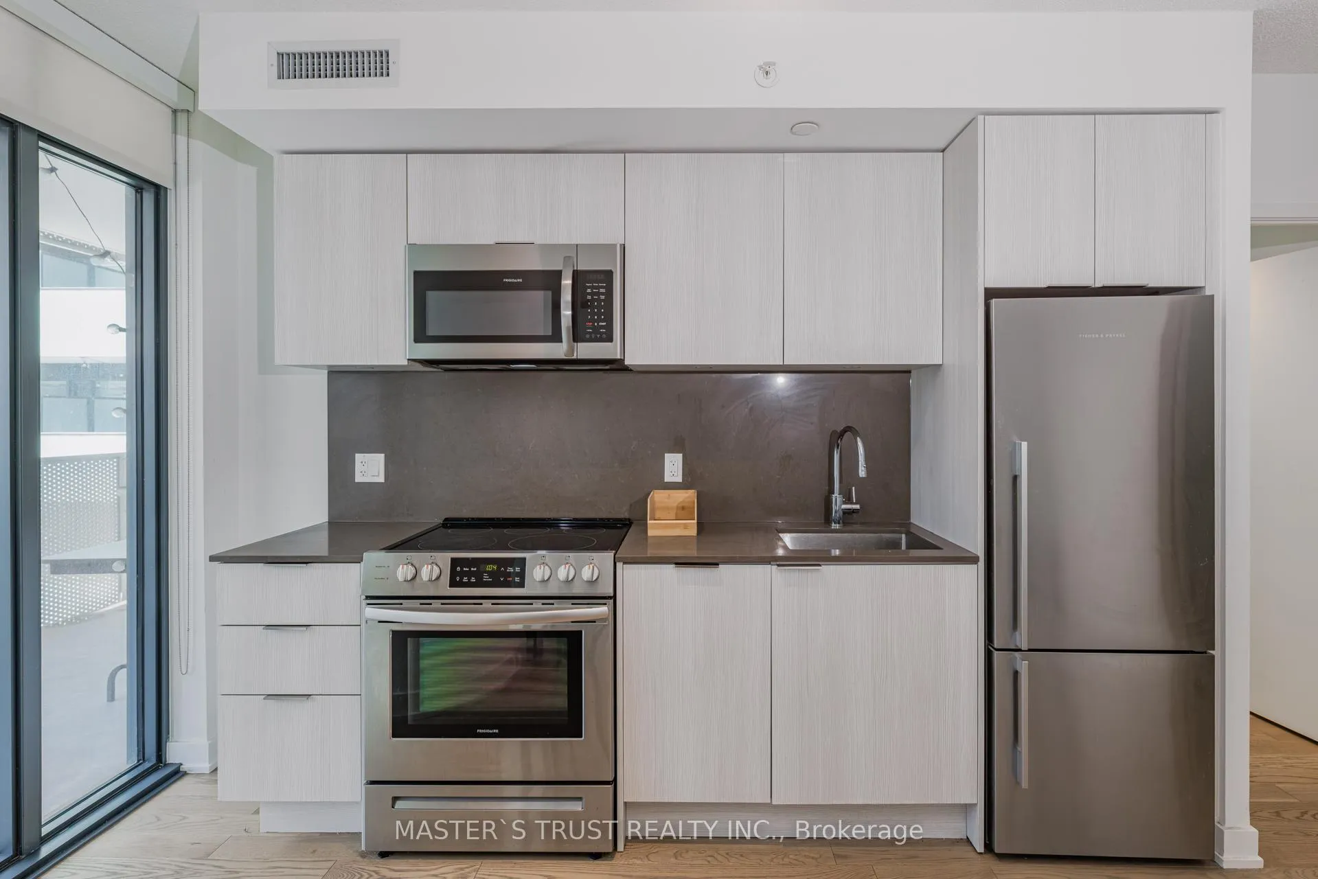 Front of Unit 1006, 25 Richmond Street E
