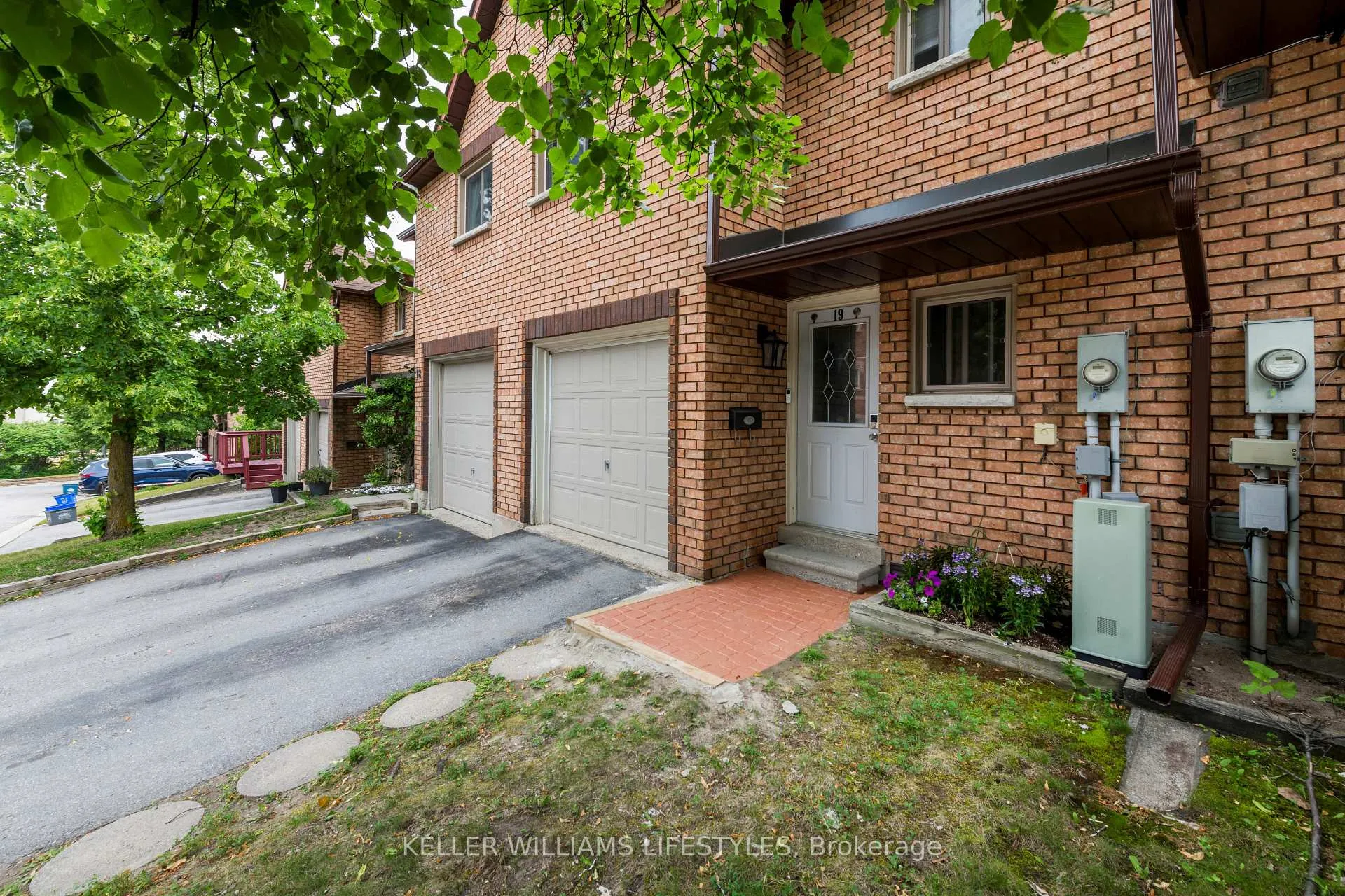 Front of 19 Quail Crescent