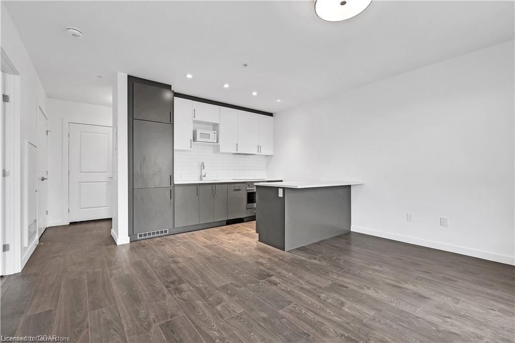 Photo 6 of Unit 811, 181 King Street S, Waterloo, Uptown Waterloo/Westmount — HOMEH