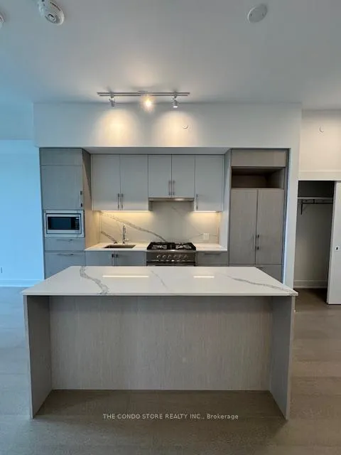 Photo 2 of Unit 709, 8 Manor Road W, Toronto, Yonge-Eglinton — HOMEH