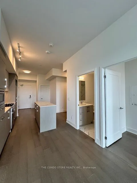 Photo 6 of Unit 709, 8 Manor Road W, Toronto, Yonge-Eglinton — HOMEH