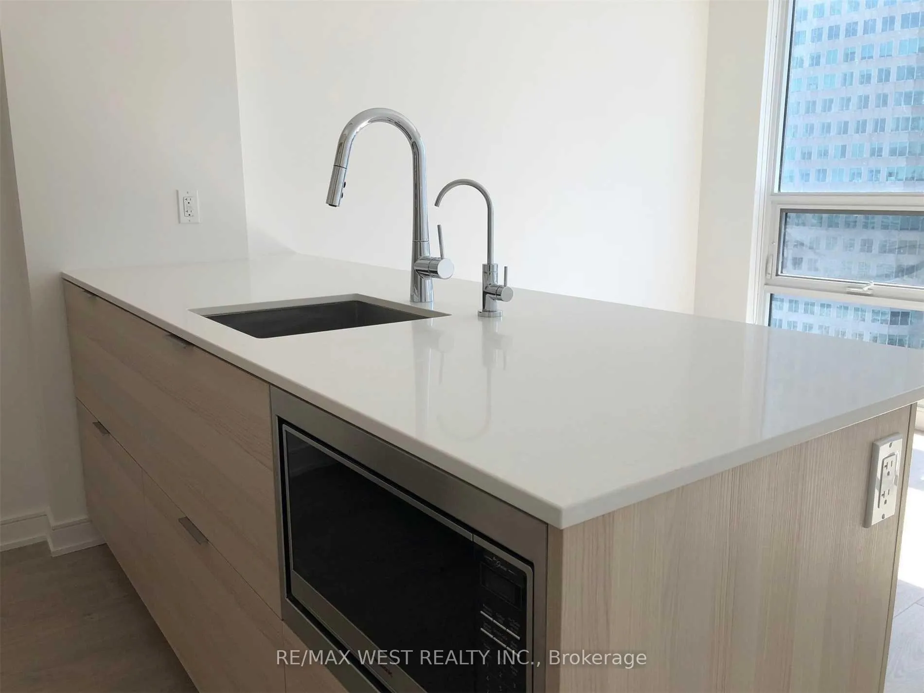 Photo 4 of Unit 3501, 88 Scott Street, Toronto, Waterfront Communities — HOMEH