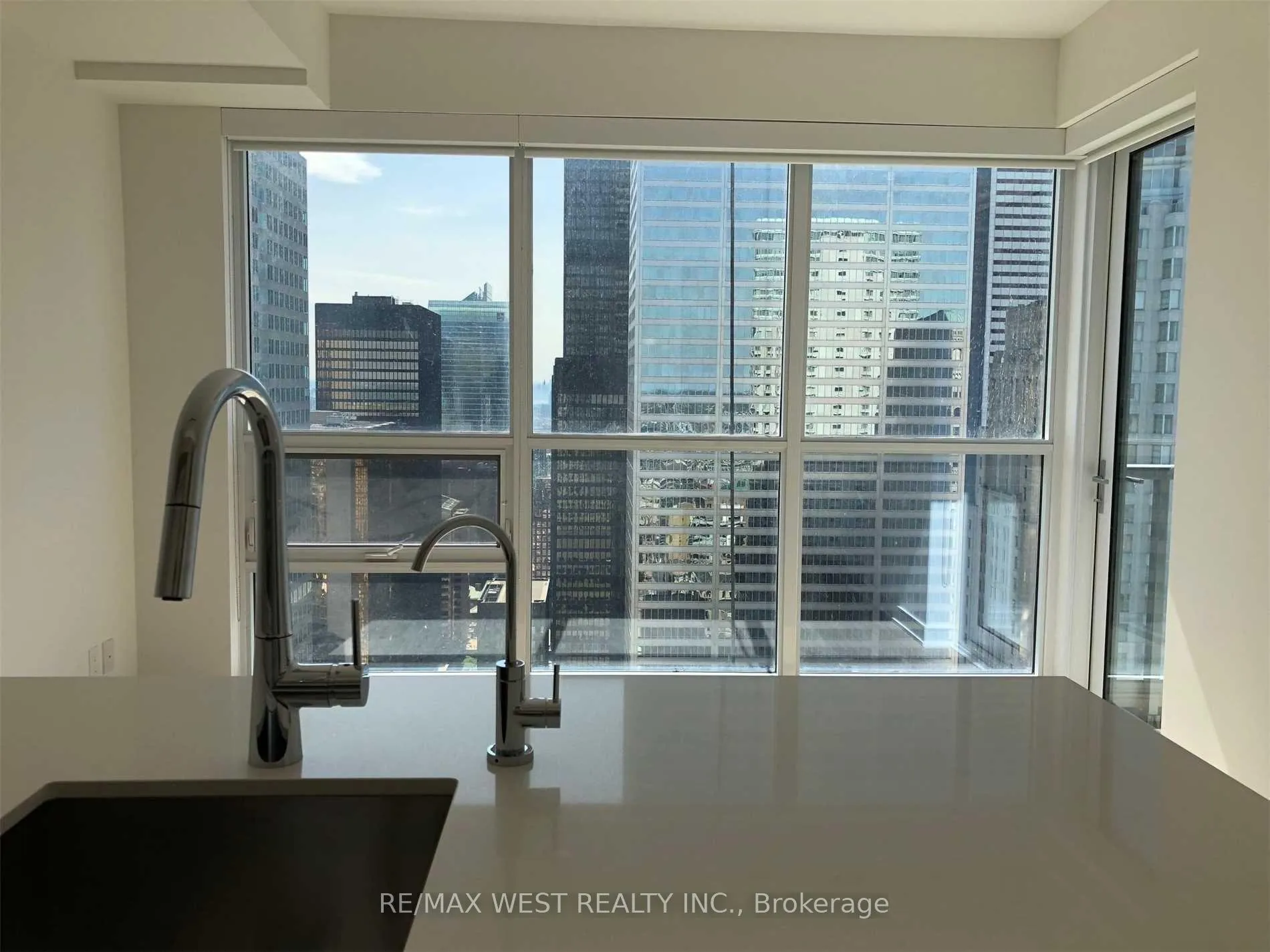 Photo 6 of Unit 3501, 88 Scott Street, Toronto, Waterfront Communities — HOMEH