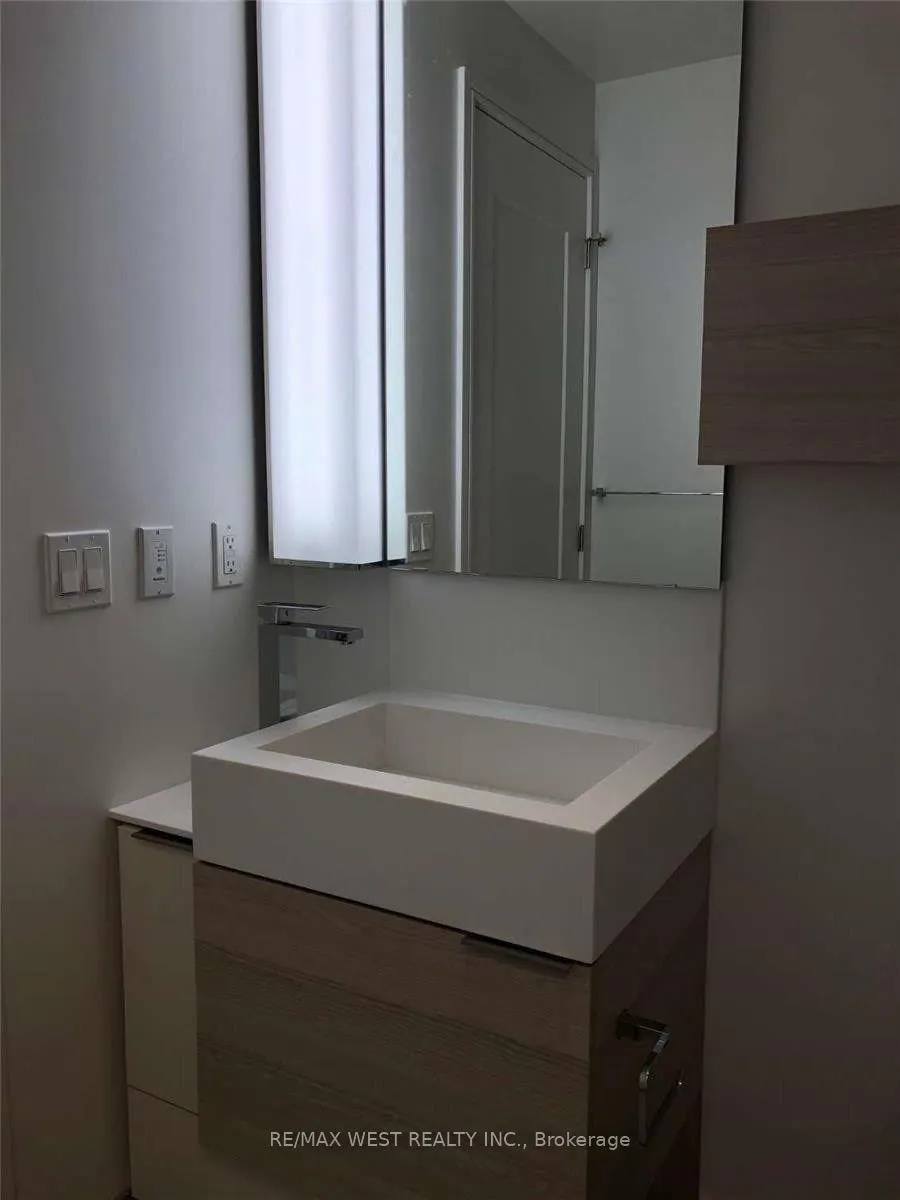 Photo 11 of Unit 3501, 88 Scott Street, Toronto, Waterfront Communities — HOMEH