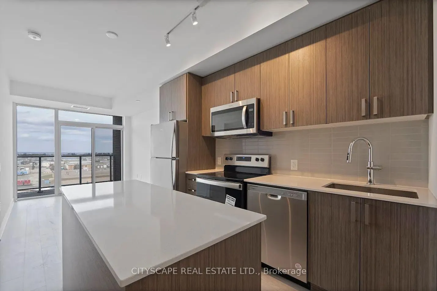 Photo 5 of Unit 1309, 2782 Barton Street E, Hamilton, Riverdale — HOMEH