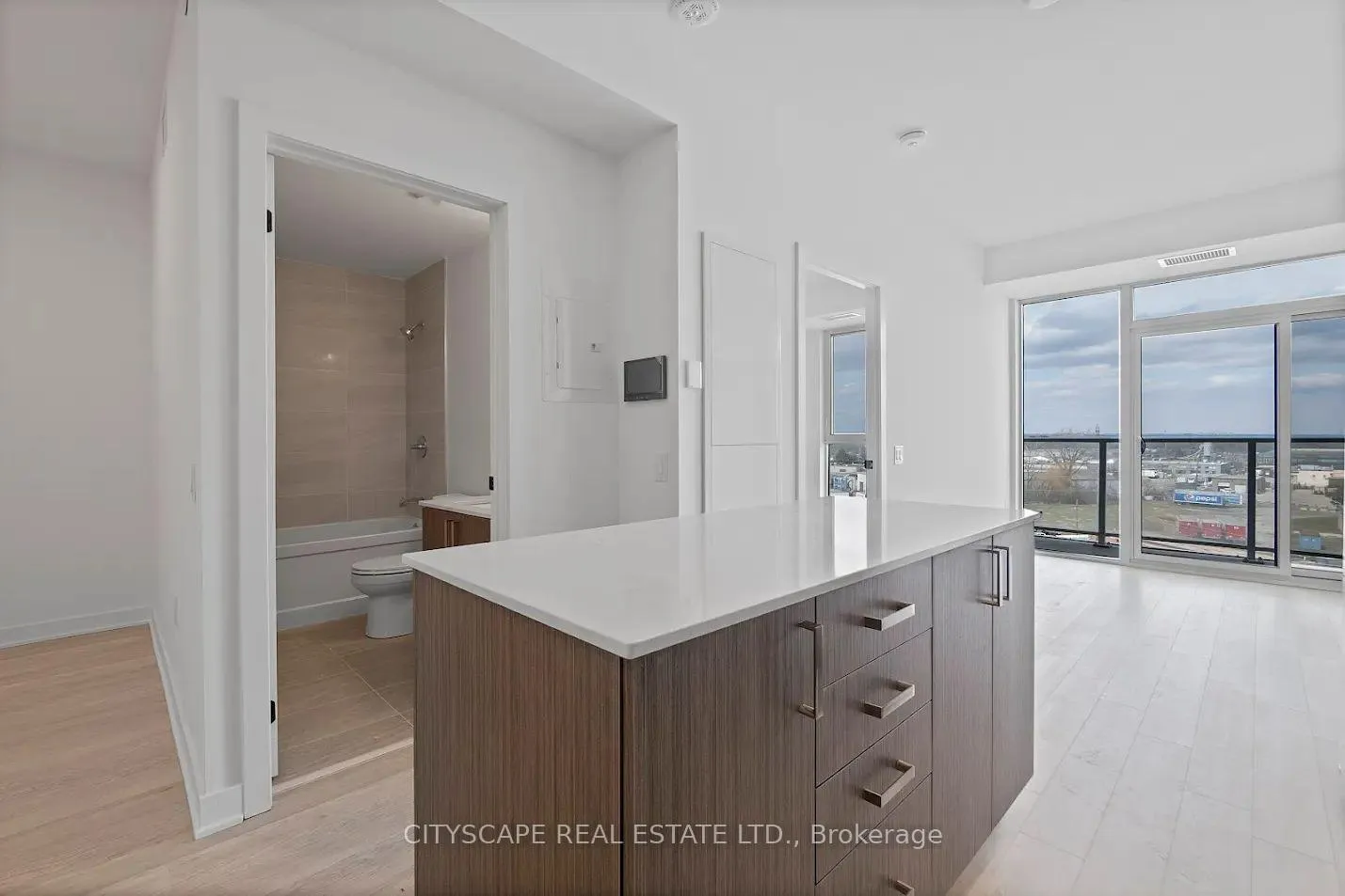 Photo 6 of Unit 1309, 2782 Barton Street E, Hamilton, Riverdale — HOMEH