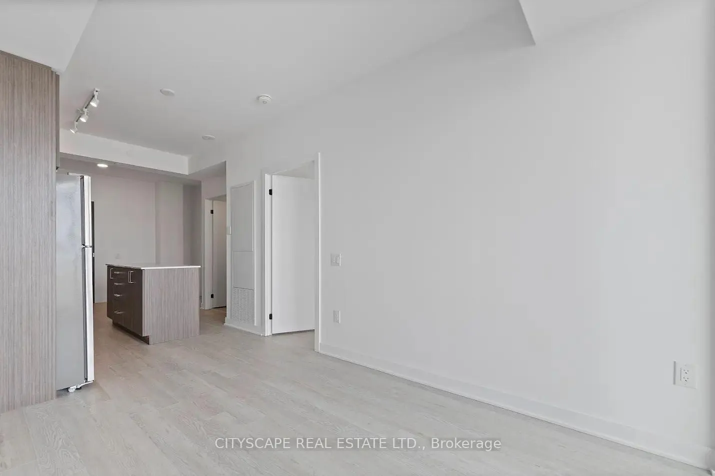 Photo 13 of Unit 1309, 2782 Barton Street E, Hamilton, Riverdale — HOMEH