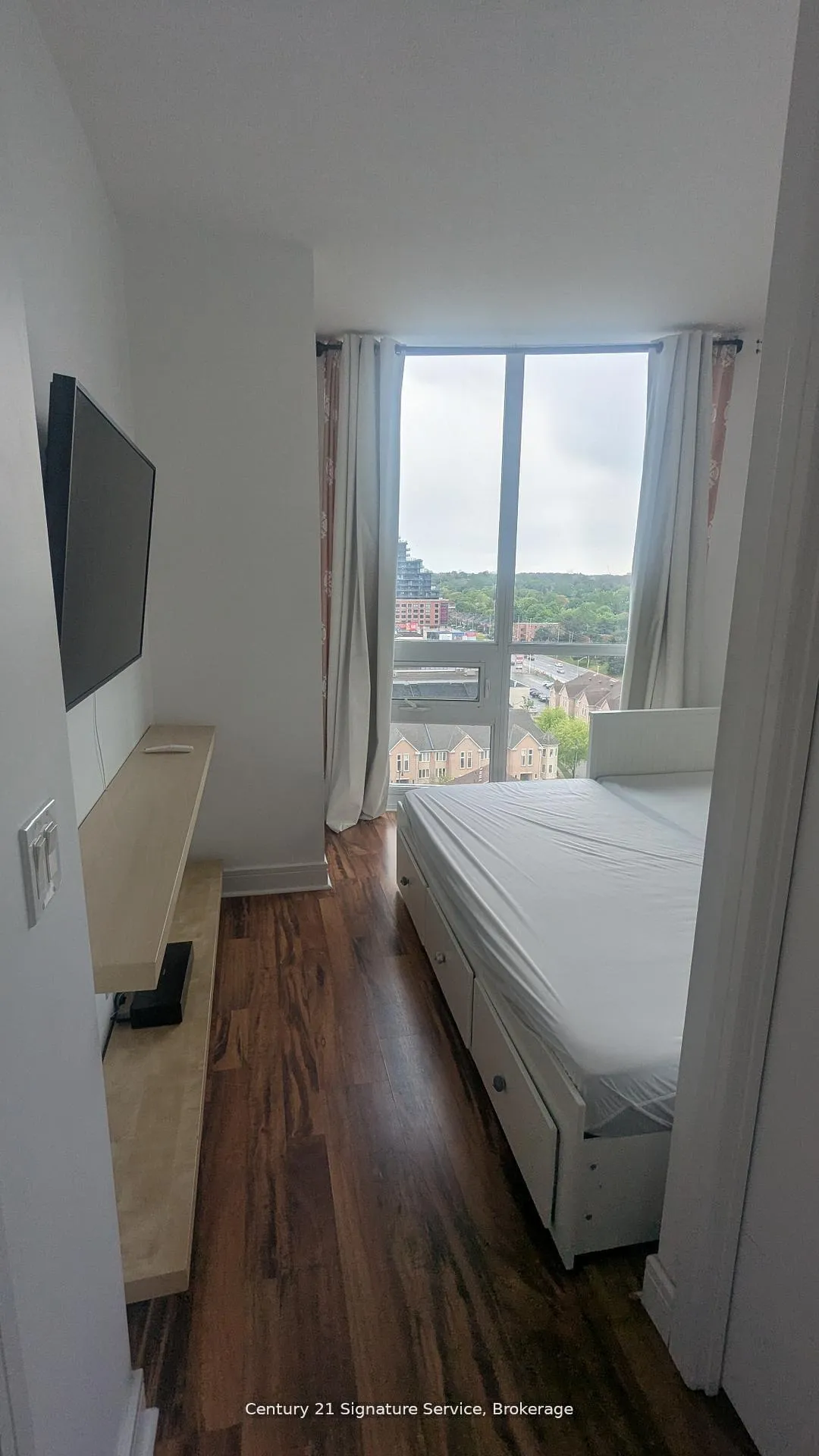 Photo 11 of Unit PH18, 35 Brian Peck Crescent, Toronto, Thorncliffe Park — HOMEH