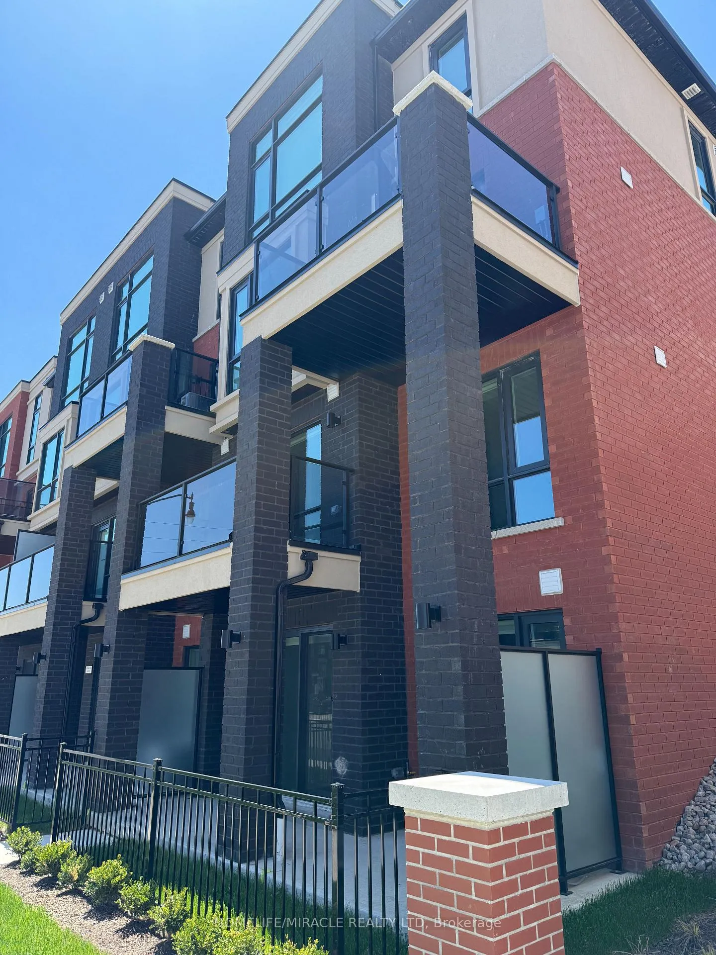 Front of Unit 19, 35 Romilly Avenue