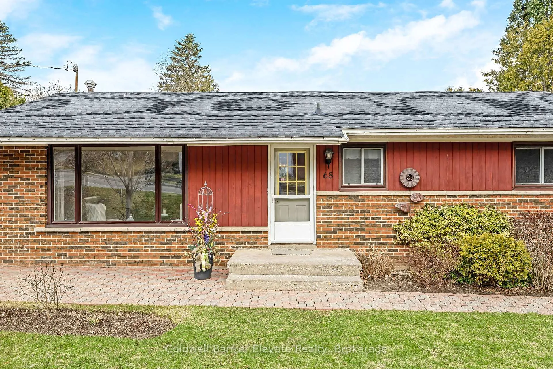 Photo 6 of 65 John Street, Halton Hills, Georgetown — HOMEH