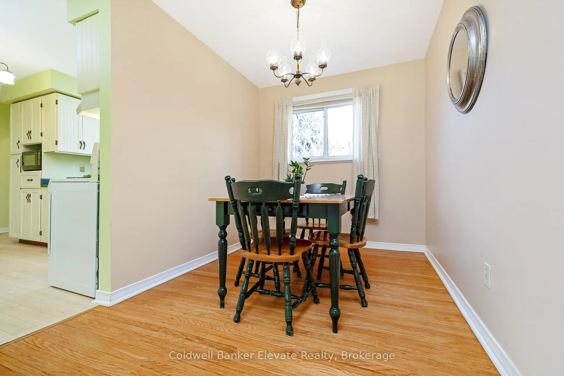 Photo 13 of 65 John Street, Halton Hills, Georgetown — HOMEH