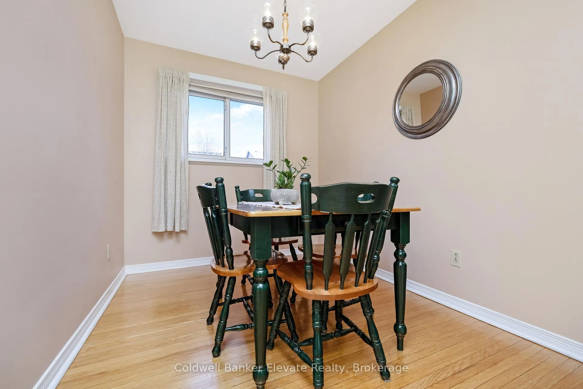 Photo 14 of 65 John Street, Halton Hills, Georgetown — HOMEH