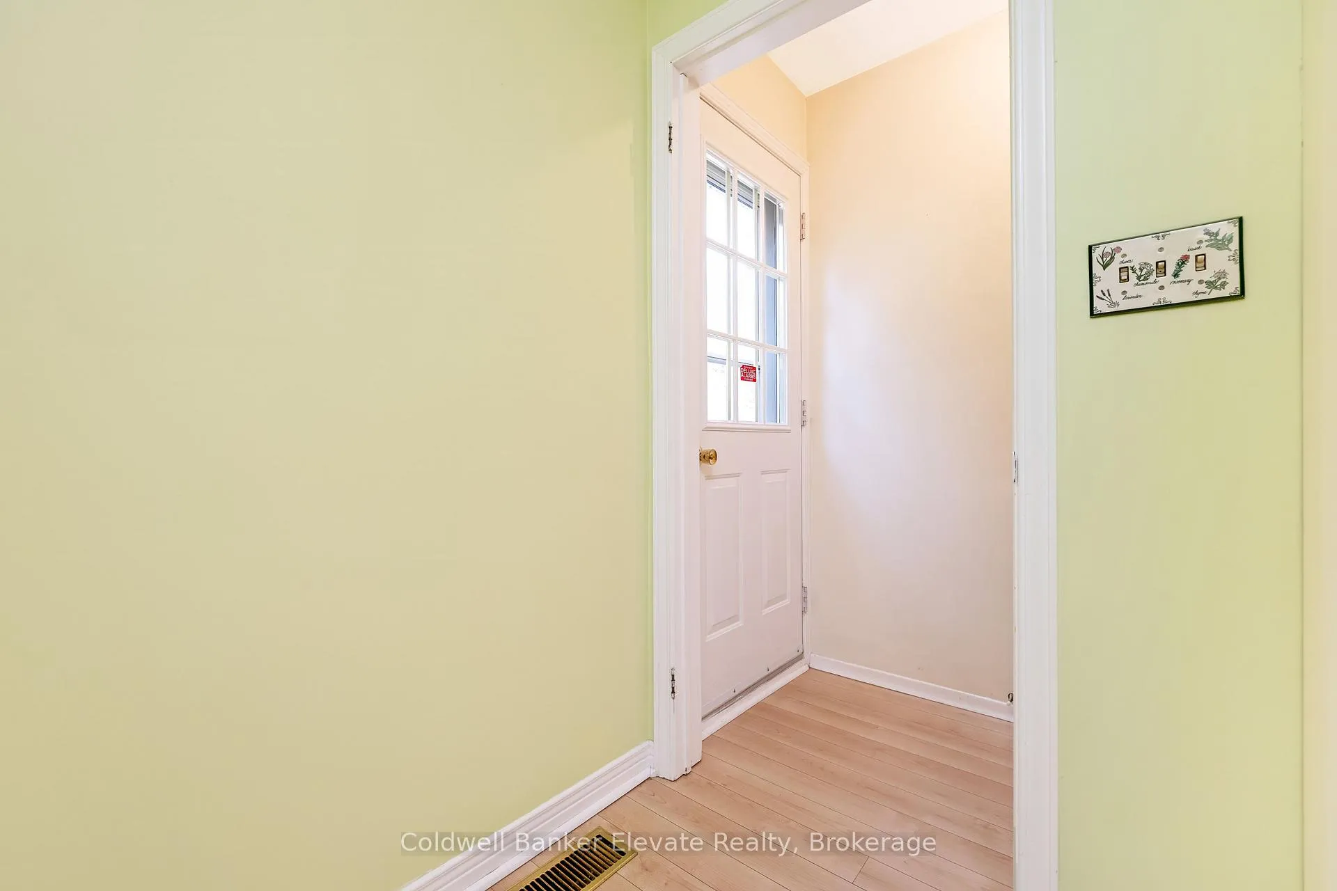 Photo 19 of 65 John Street, Halton Hills, Georgetown — HOMEH