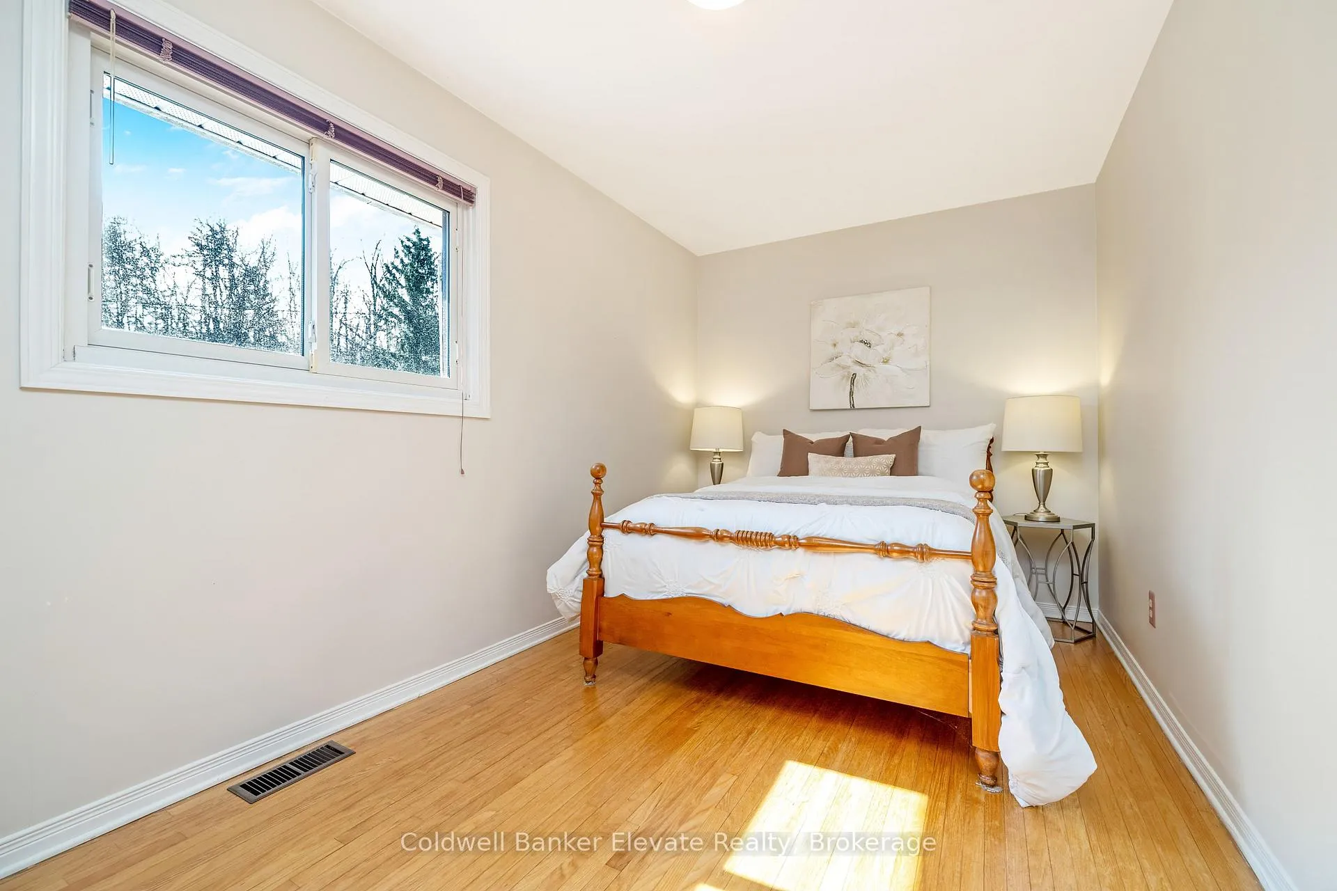 Photo 20 of 65 John Street, Halton Hills, Georgetown — HOMEH