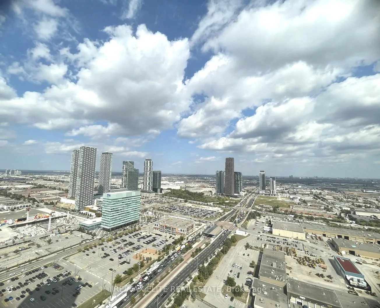 Photo 1 of Unit 4207, 28 Interchange Way, Vaughan, Vaughan Corporate Centre — HOMEH