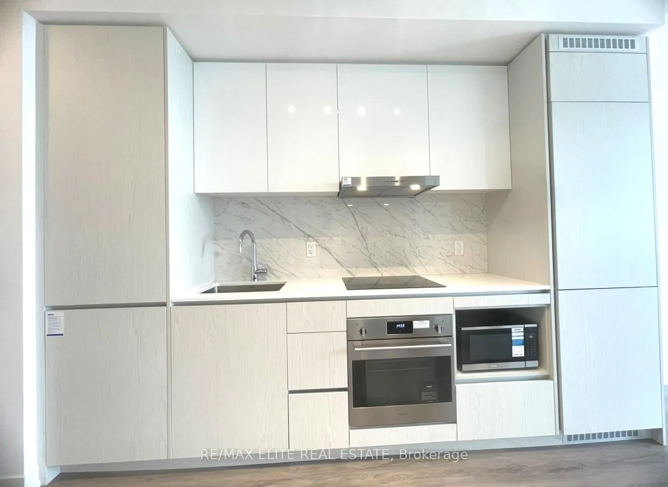 Photo 3 of Unit 4207, 28 Interchange Way, Vaughan, Vaughan Corporate Centre — HOMEH