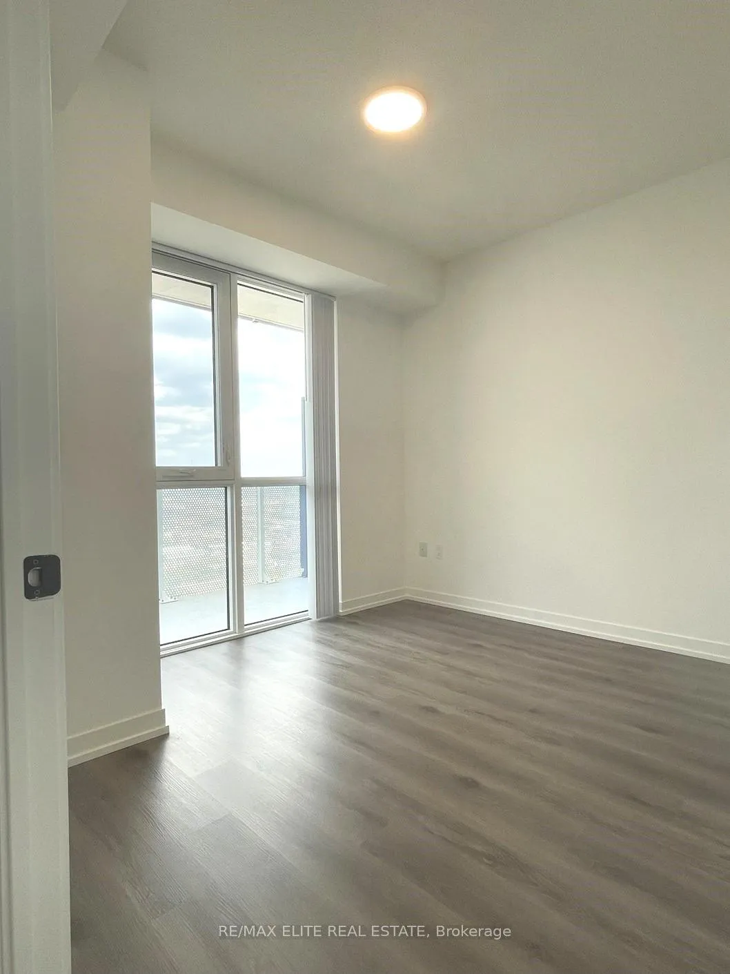 Photo 6 of Unit 4207, 28 Interchange Way, Vaughan, Vaughan Corporate Centre — HOMEH