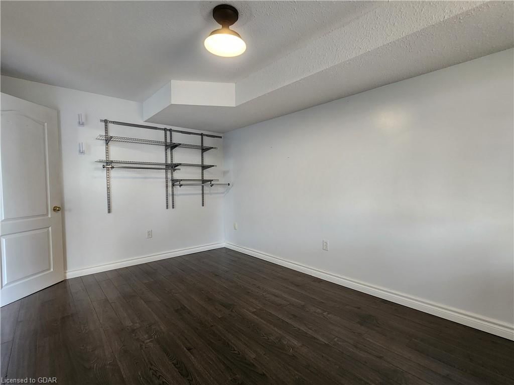 Photo 7 of 17 Boulder Crescent, Guelph, Clairfields/Hanlon Business Park — HOMEH