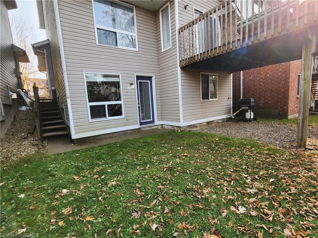 Photo 10 of 17 Boulder Crescent, Guelph, Clairfields/Hanlon Business Park — HOMEH