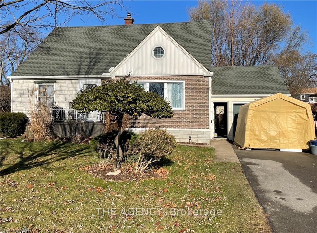 Front of 28 ROSEWOOD Ave