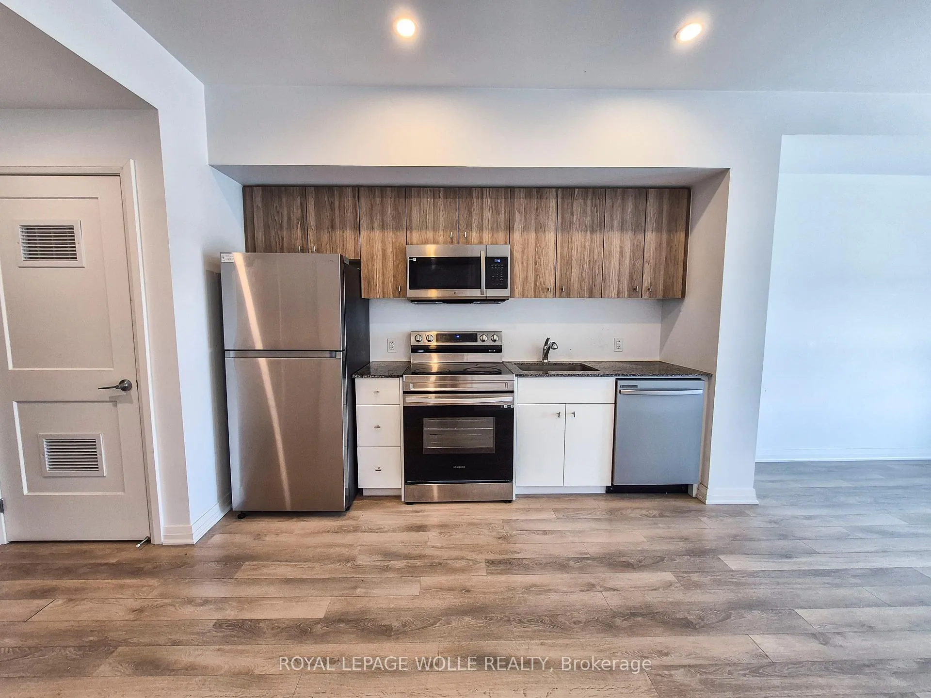 Front of Unit 511, 101 Golden Eagle Road
