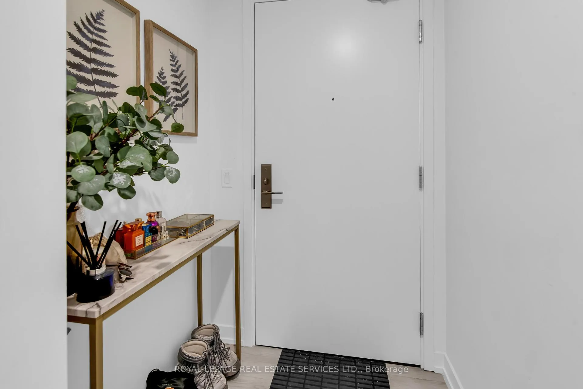 Photo 3 of Unit 1703, 33 Helendale Avenue, Toronto, Yonge-Eglinton — HOMEH