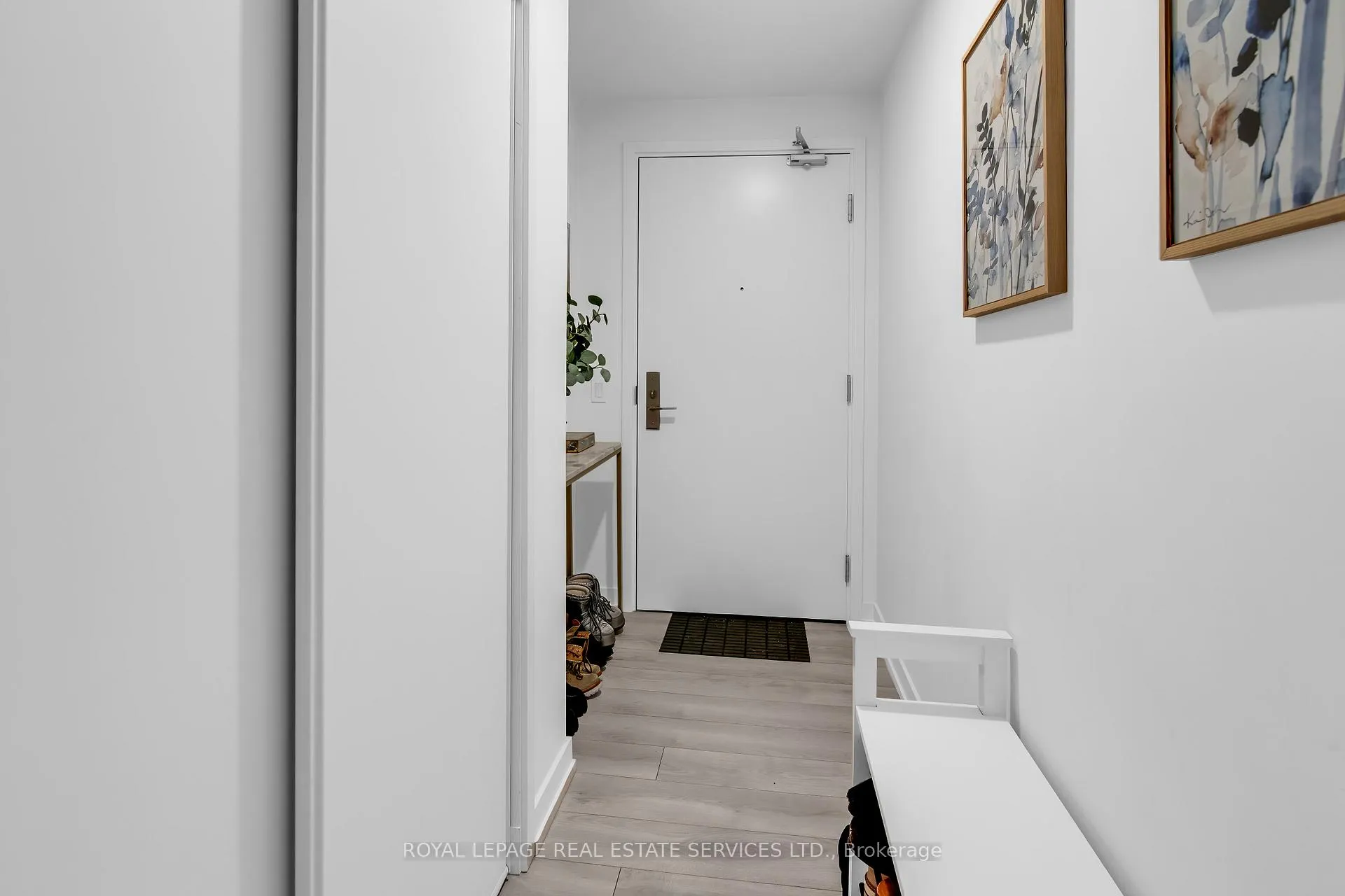 Photo 4 of Unit 1703, 33 Helendale Avenue, Toronto, Yonge-Eglinton — HOMEH