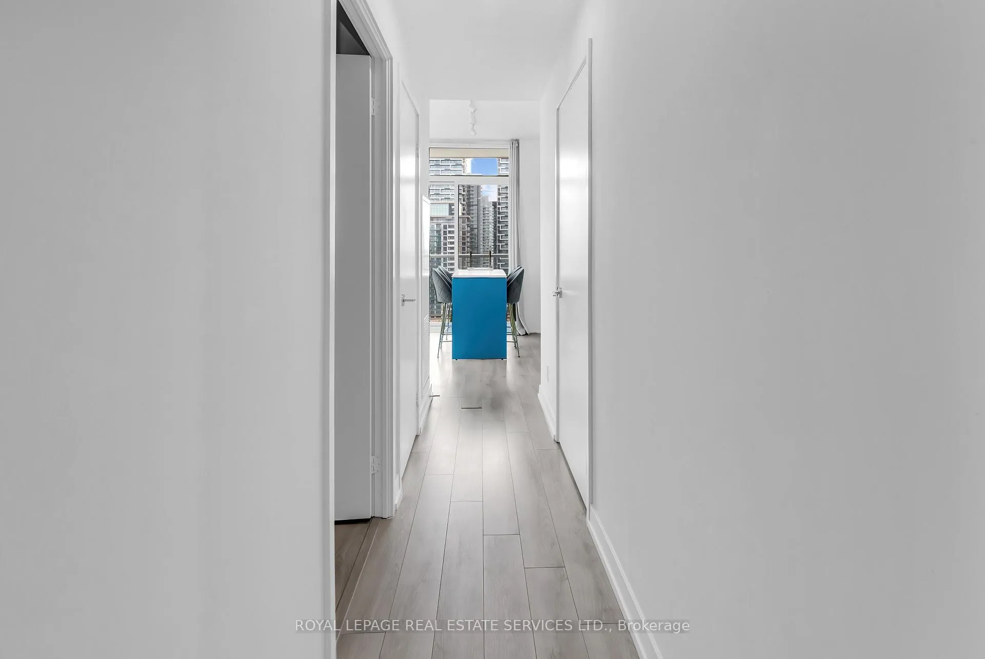 Photo 5 of Unit 1703, 33 Helendale Avenue, Toronto, Yonge-Eglinton — HOMEH
