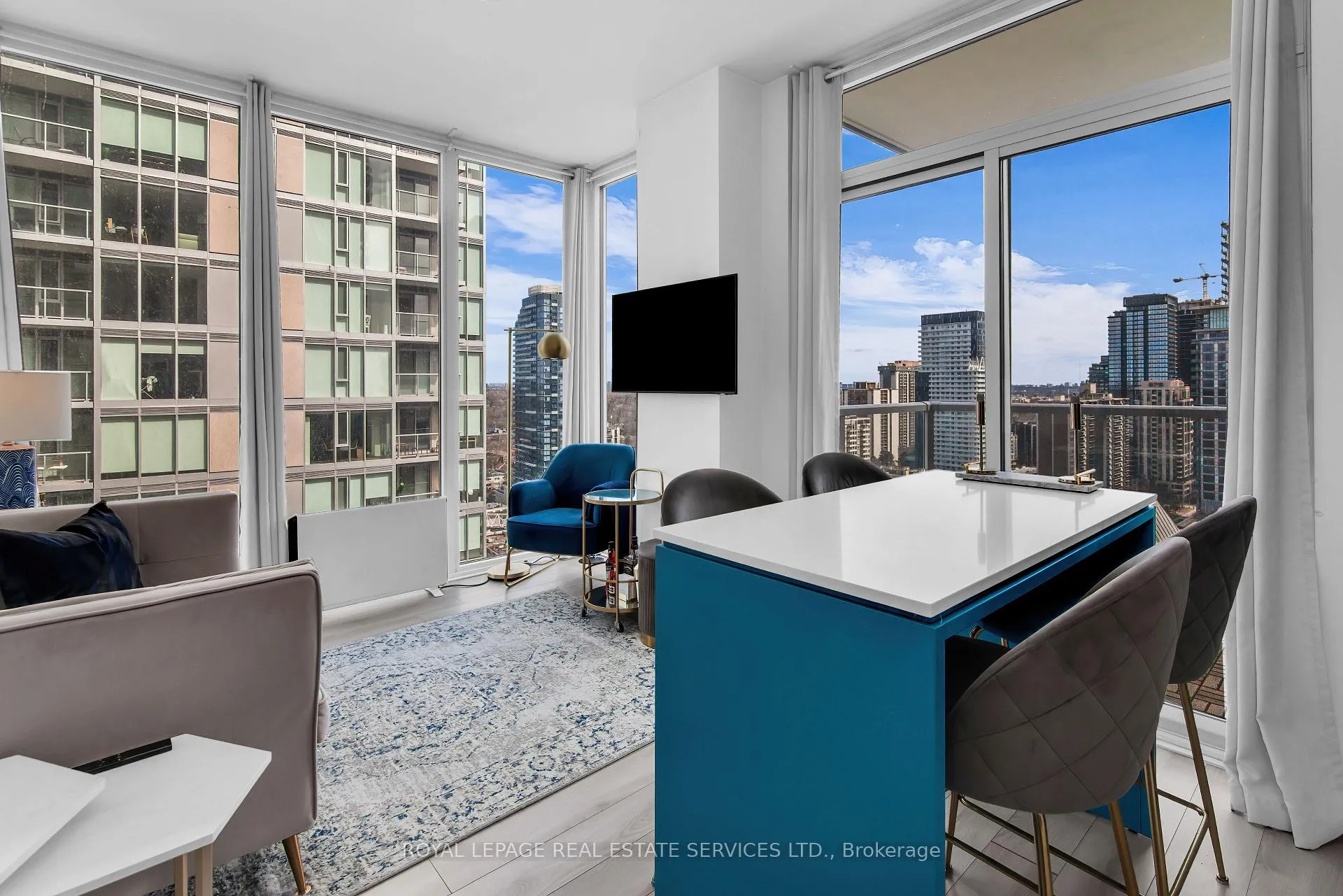 Photo 8 of Unit 1703, 33 Helendale Avenue, Toronto, Yonge-Eglinton — HOMEH