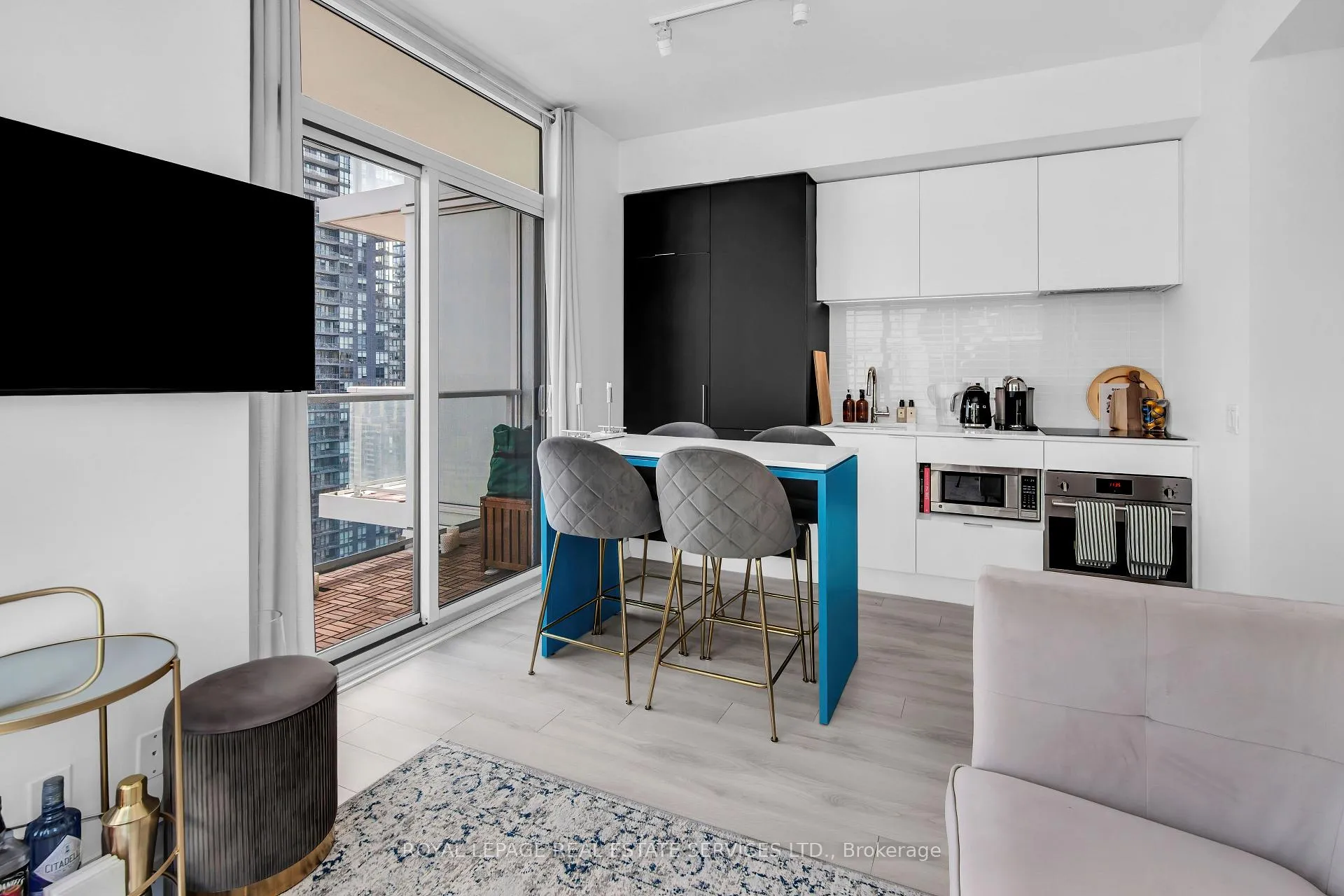 Photo 17 of Unit 1703, 33 Helendale Avenue, Toronto, Yonge-Eglinton — HOMEH