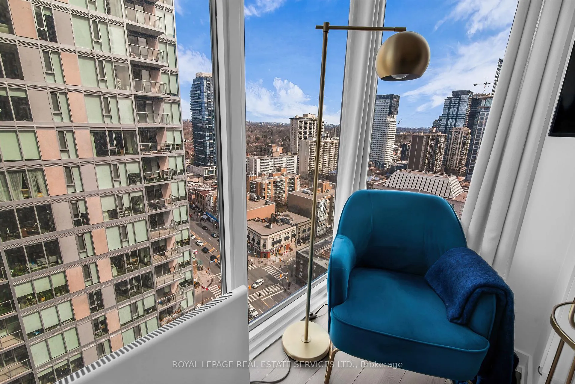 Photo 19 of Unit 1703, 33 Helendale Avenue, Toronto, Yonge-Eglinton — HOMEH