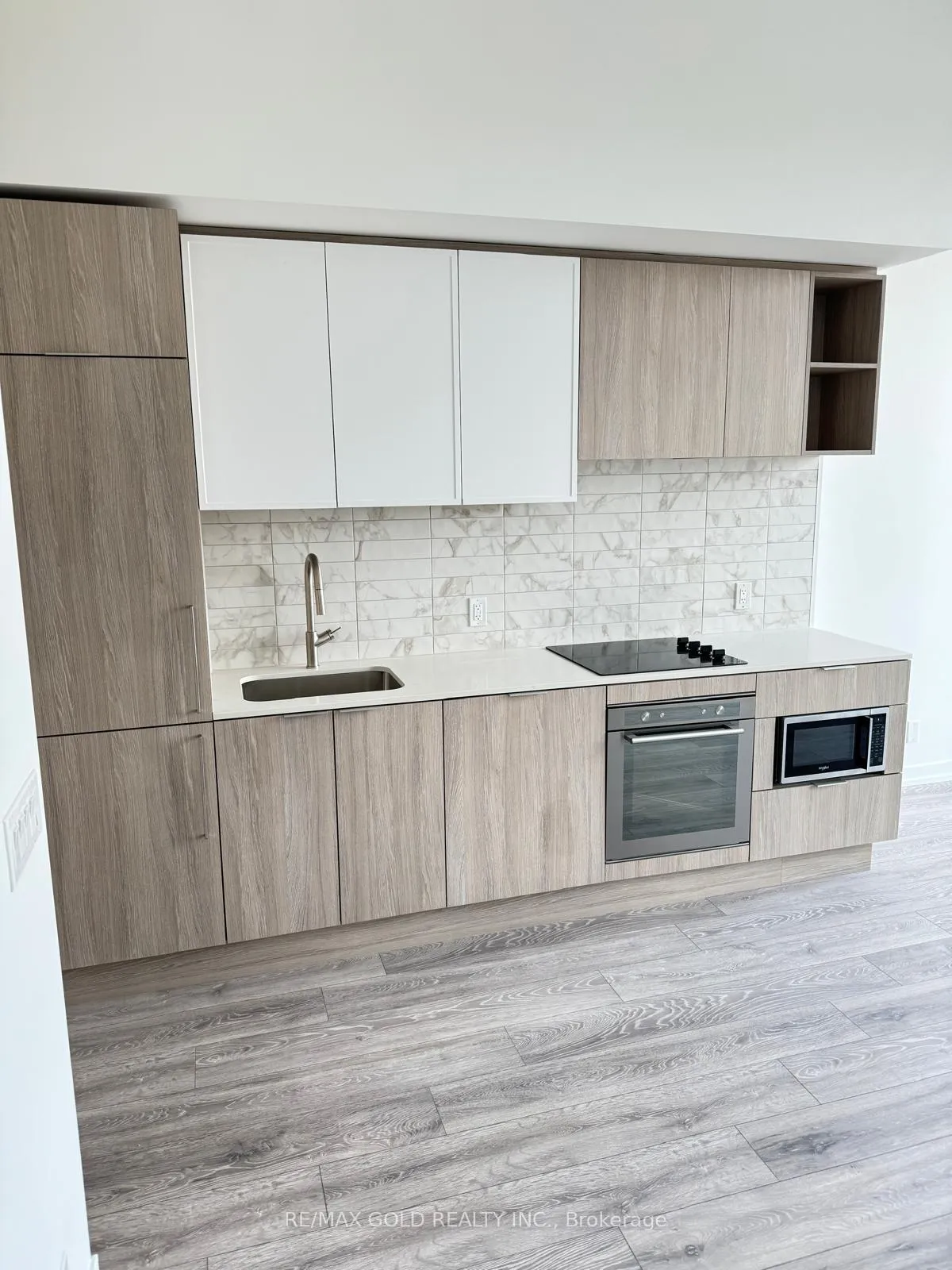 Photo 4 of Unit 923, 2020 Bathurst Street, Toronto, Humewood-Cedarvale — HOMEH