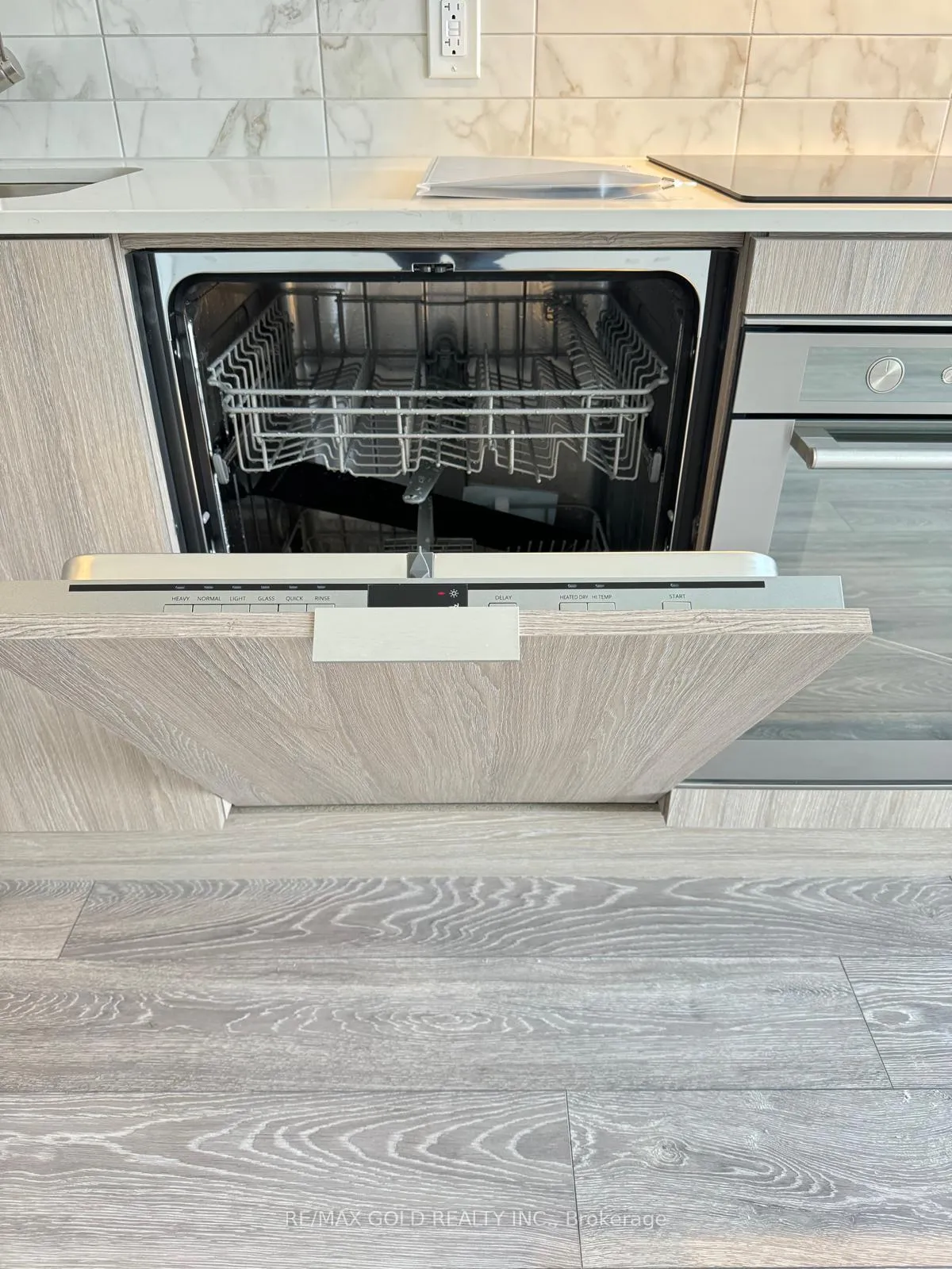 Photo 8 of Unit 923, 2020 Bathurst Street, Toronto, Humewood-Cedarvale — HOMEH