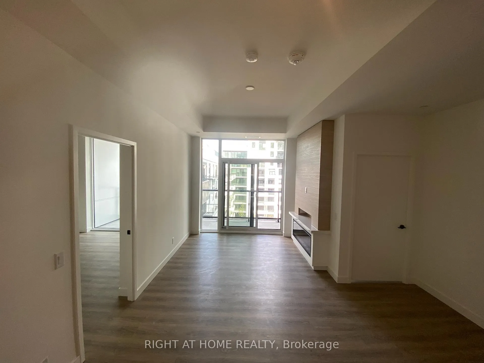 Photo 6 of Unit 825, 1050 Eastern Avenue, Toronto, The Beaches — HOMEH