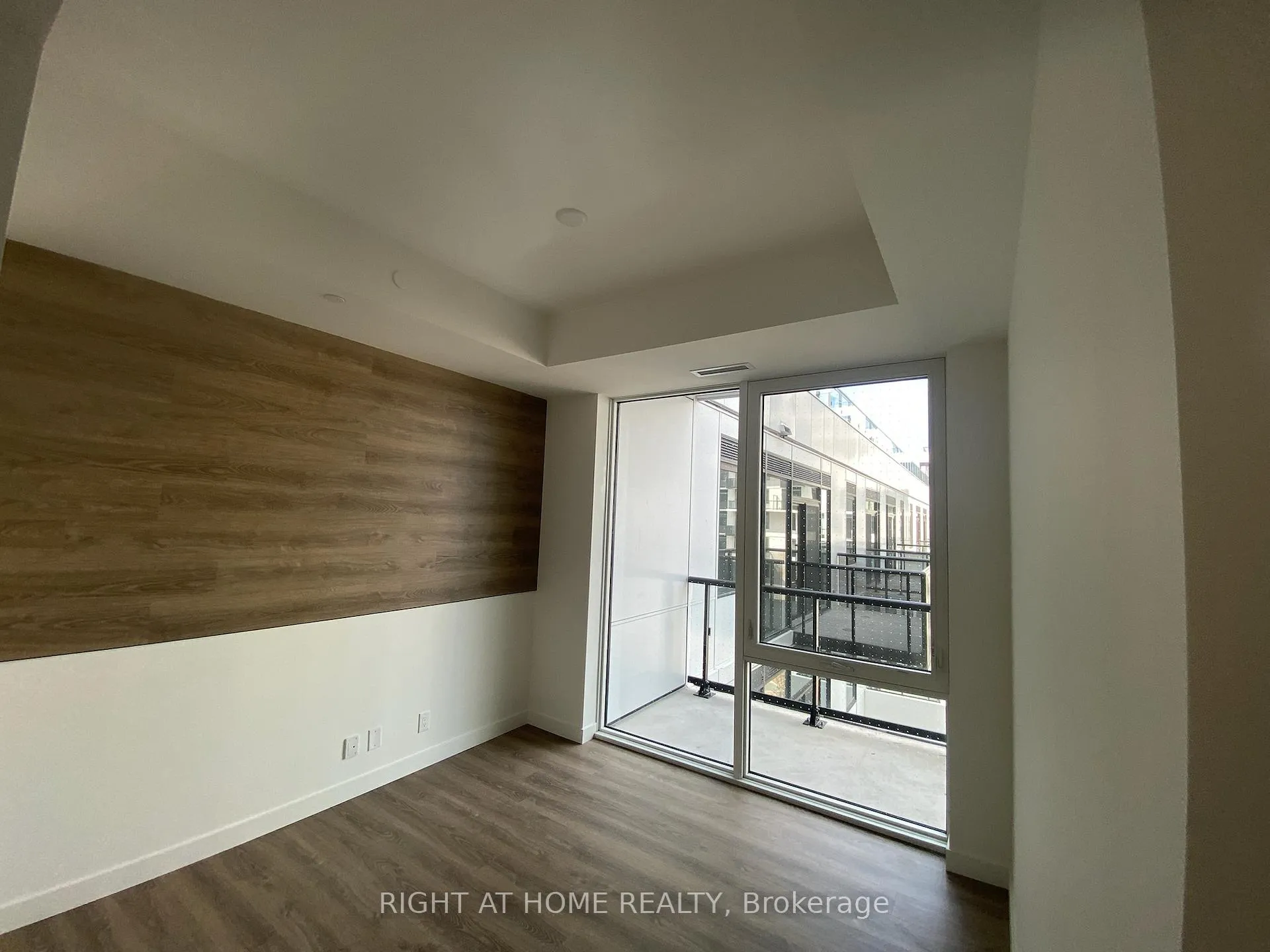 Photo 8 of Unit 825, 1050 Eastern Avenue, Toronto, The Beaches — HOMEH
