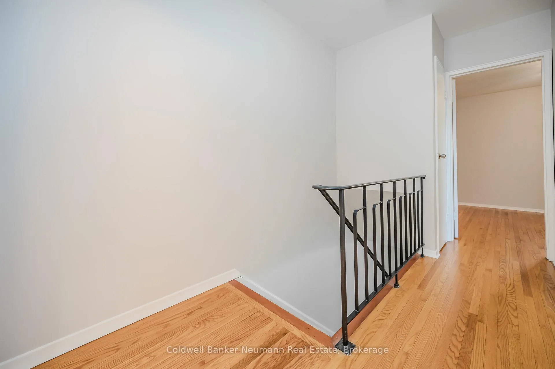 Photo 9 of 144 Princeton Drive, Hamilton, Sherwood — HOMEH