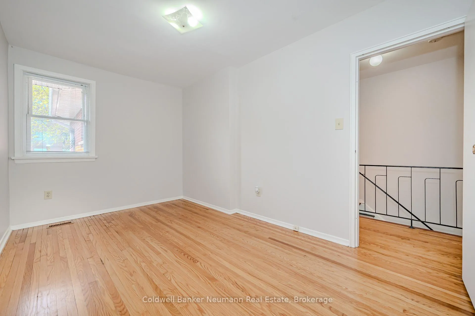 Photo 11 of 144 Princeton Drive, Hamilton, Sherwood — HOMEH