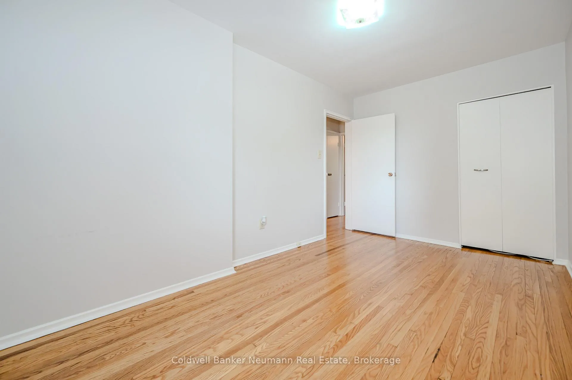 Photo 12 of 144 Princeton Drive, Hamilton, Sherwood — HOMEH