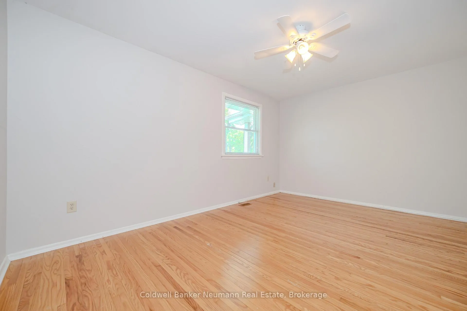 Photo 13 of 144 Princeton Drive, Hamilton, Sherwood — HOMEH