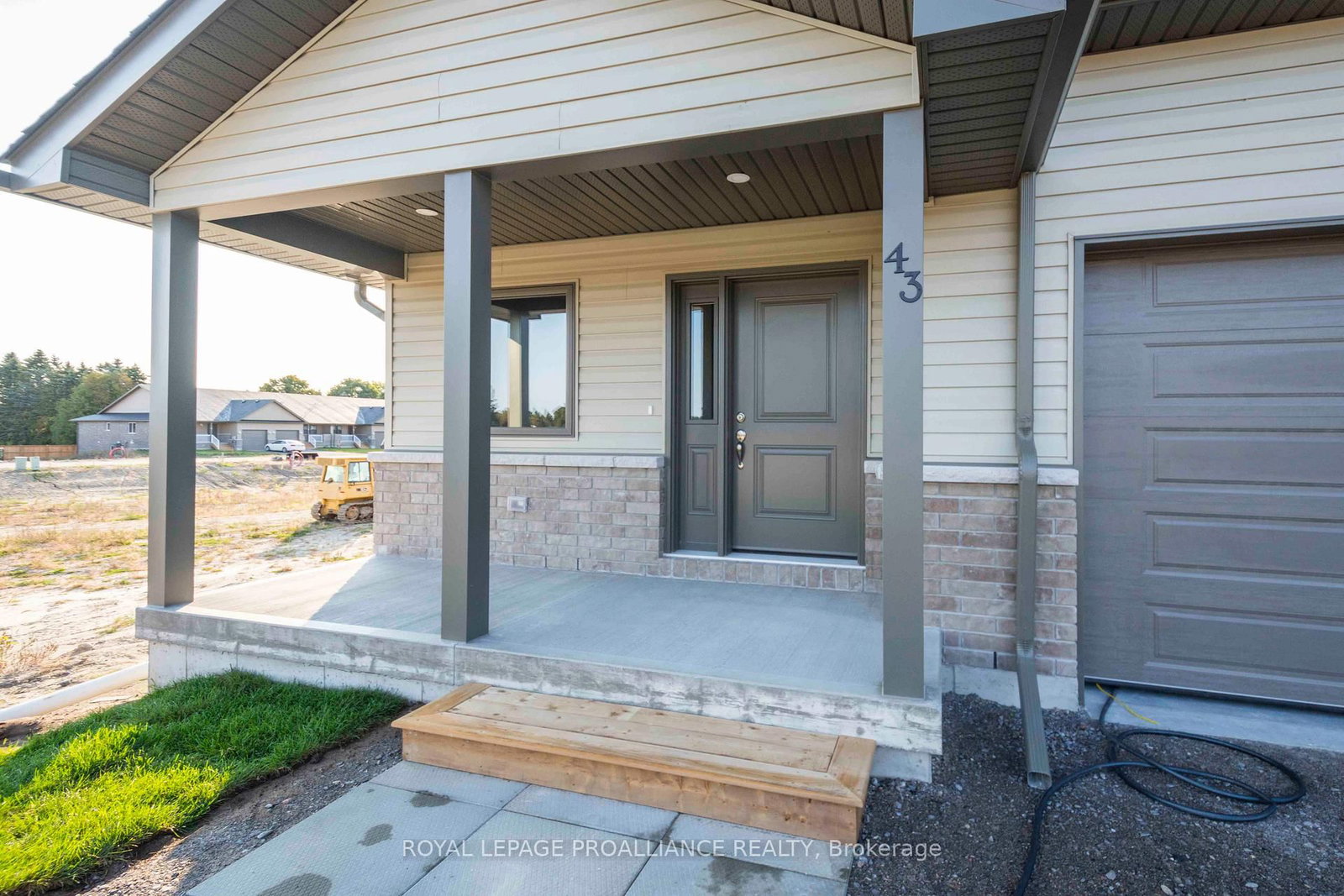 Photo 2 of 43 Mackenzie John Cres, Brighton — HOMEH