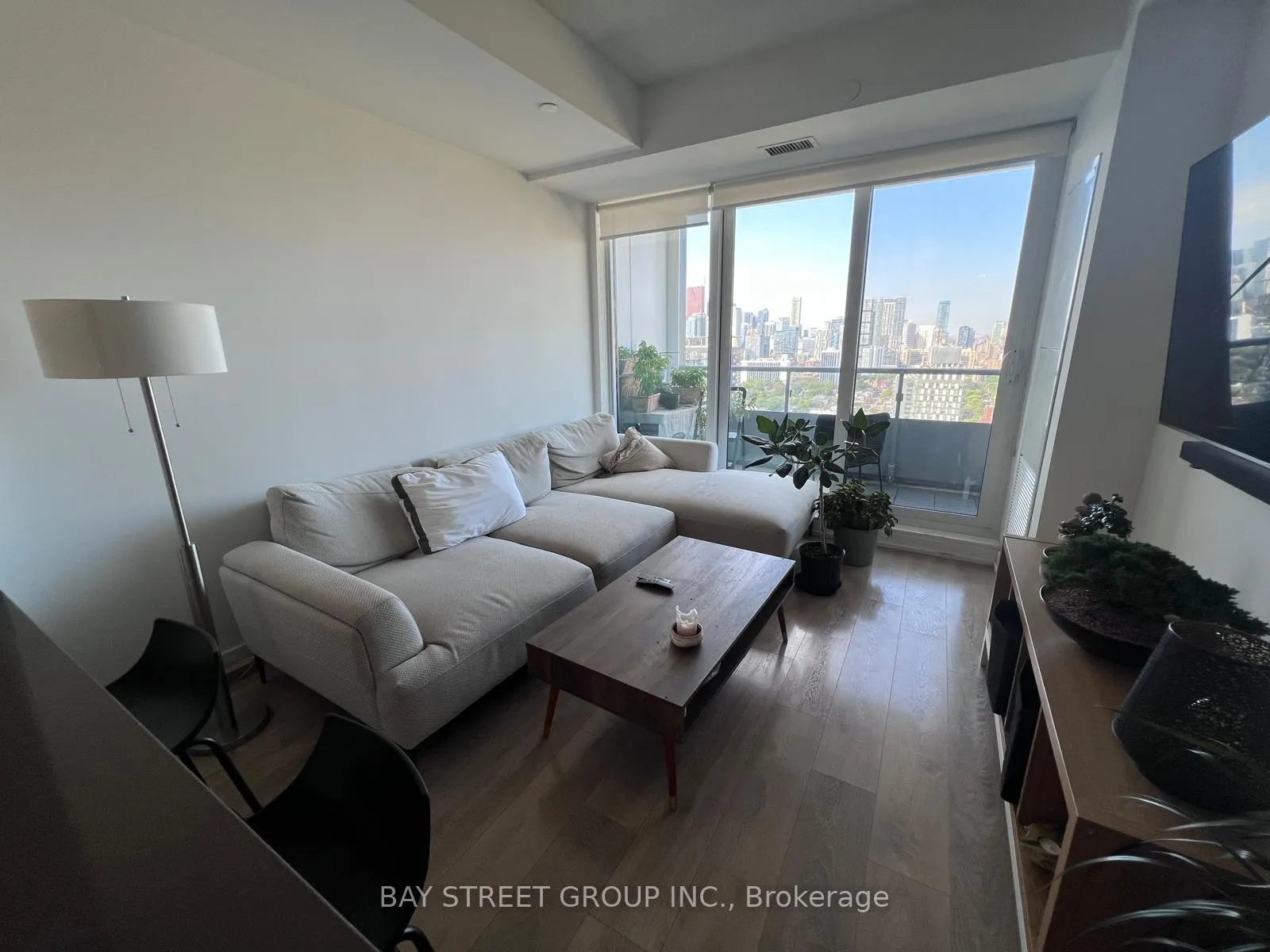 Photo 5 of Unit 2808, 225 sumach Street, Toronto, Regent Park — HOMEH