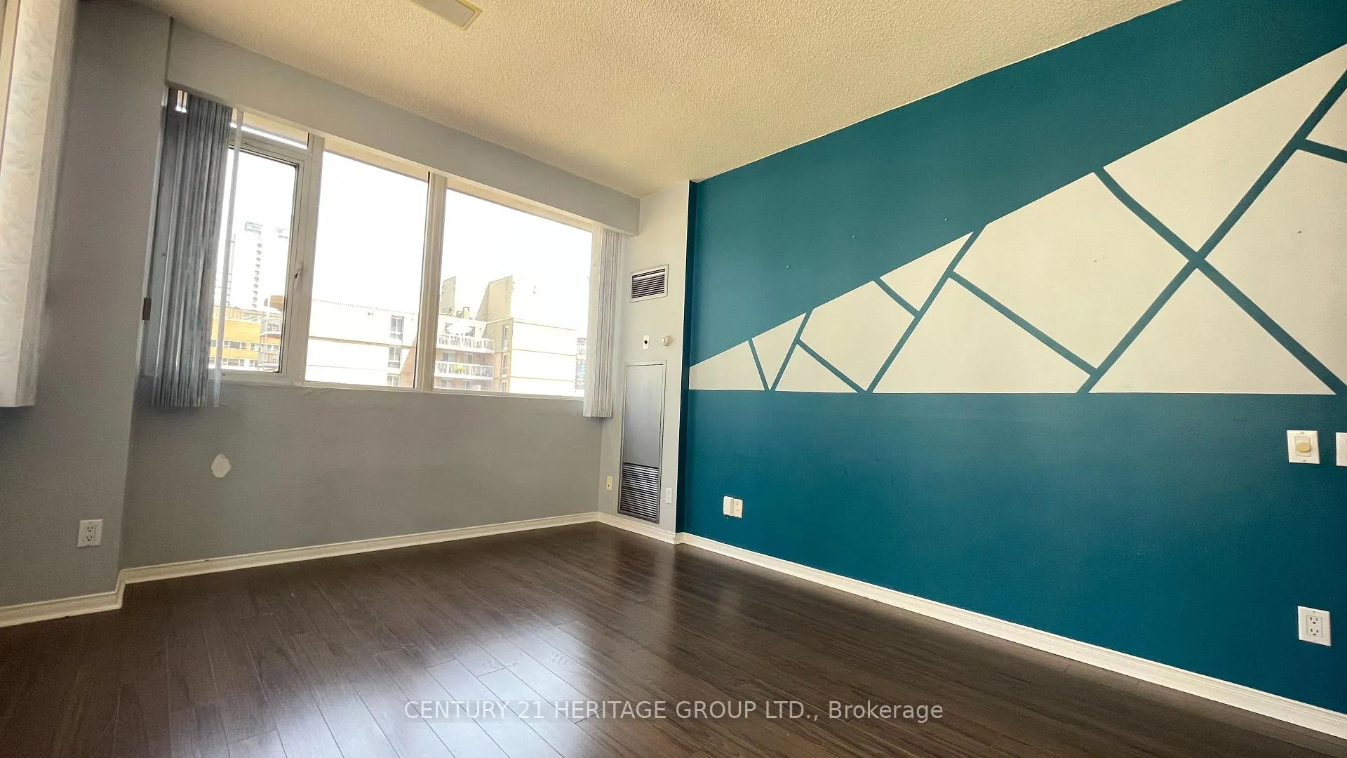 Photo 4 of Unit 507, 555 Yonge Street, Toronto, Church-Yonge Corridor — HOMEH
